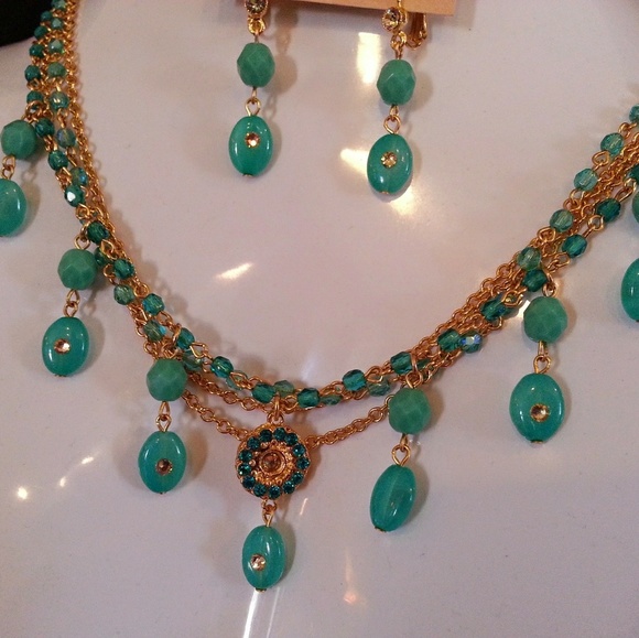 Seasonal Whispers Teal/Goldtone Necklace Set - Picture 5 of 8